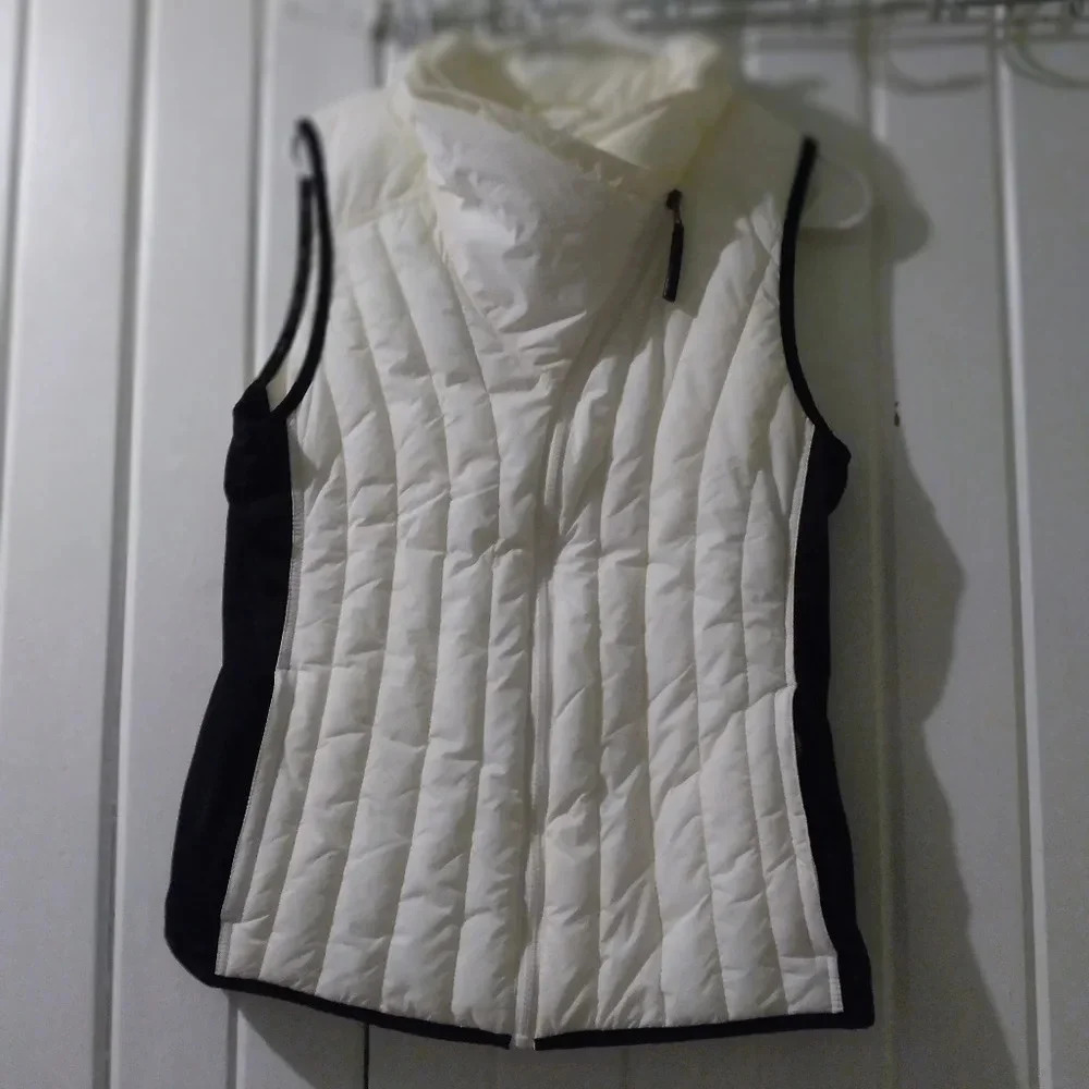 Calvin Klein Performance Vest-Medium Like New - image 1